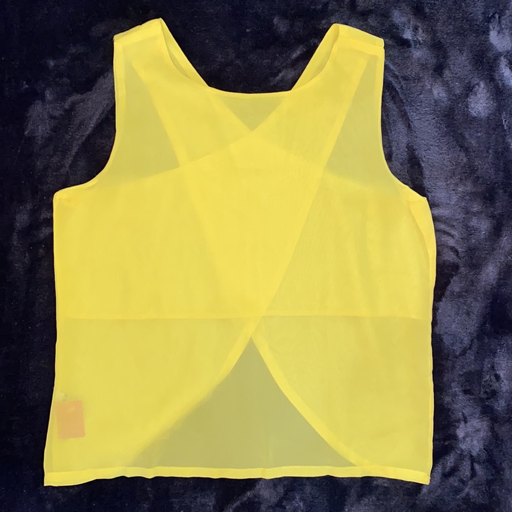 🐥YELLOW BACKLESS TOP BLOUSE🐥